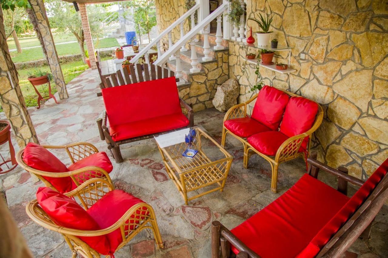 Villa Touzla Ofrinion Luaran gambar