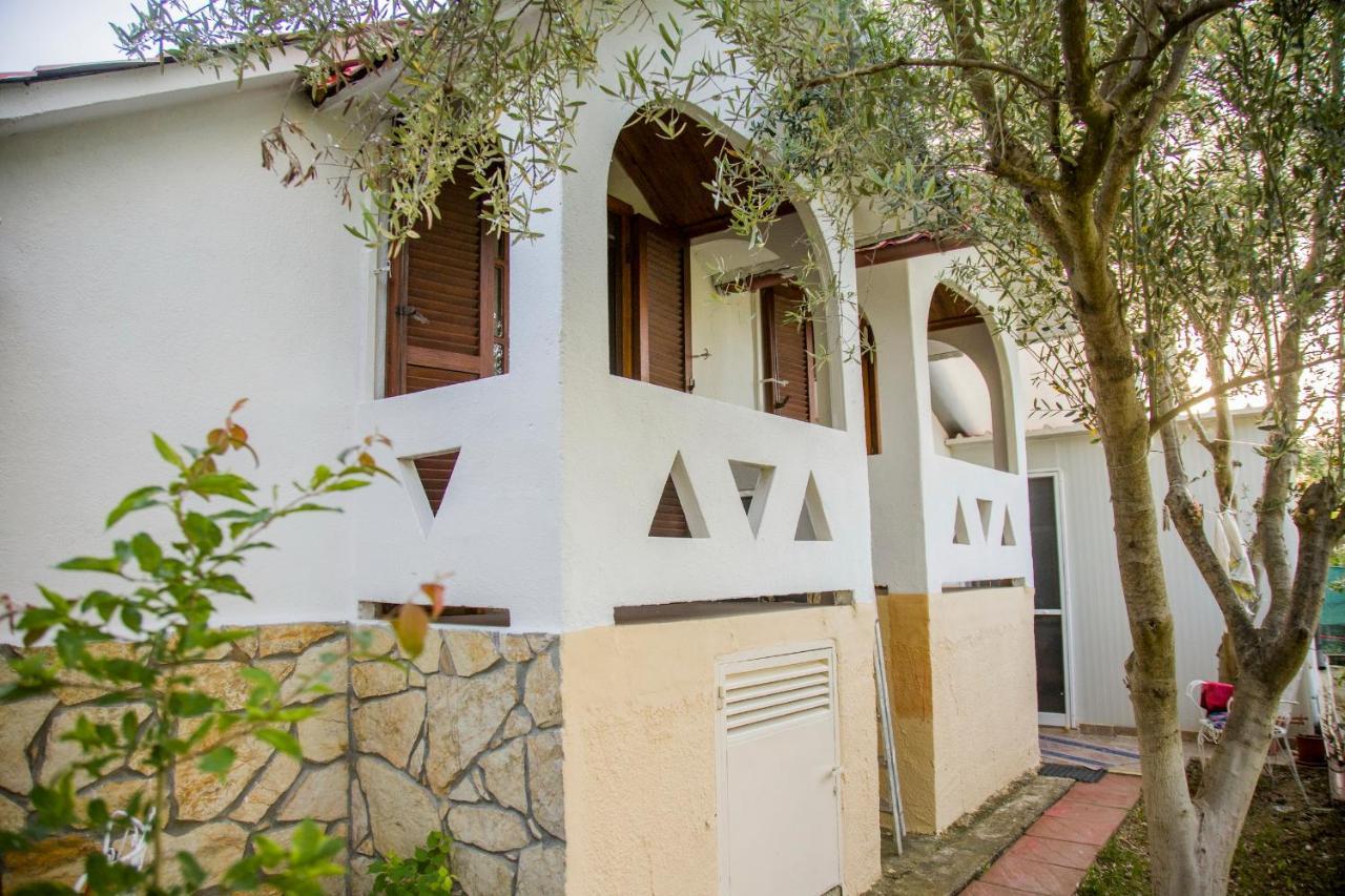 Villa Touzla Ofrinion Luaran gambar